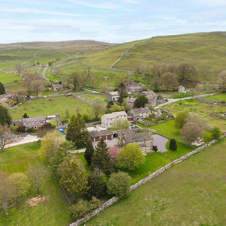 Central Malham Wellbeing Escape With Hot Tub Sleeps 8 Eksteriør bilde