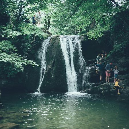Central Malham Wellbeing Escape With Hot Tub Sleeps 8 Eksteriør bilde