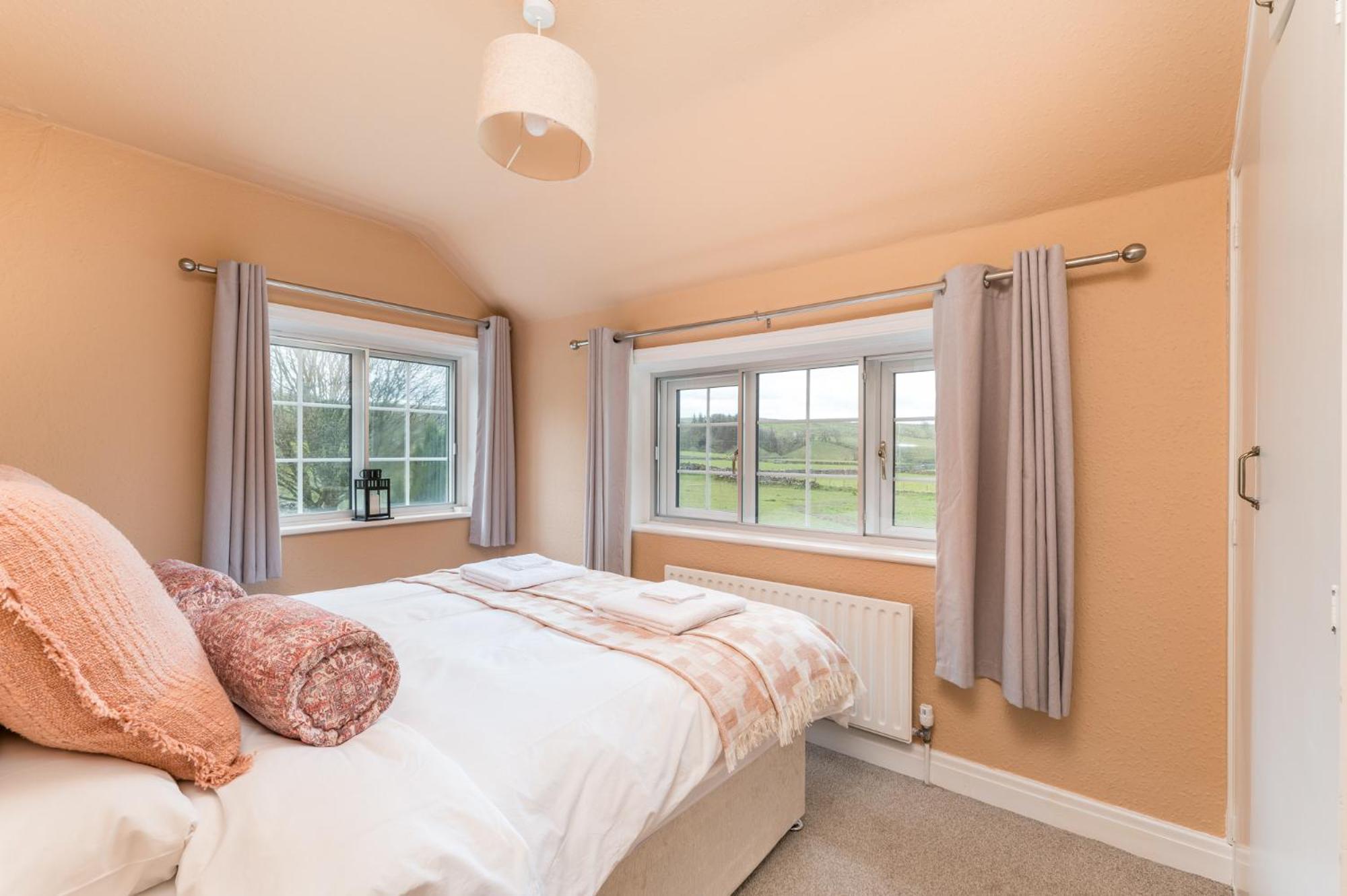 Central Malham Wellbeing Escape With Hot Tub Sleeps 8 Eksteriør bilde
