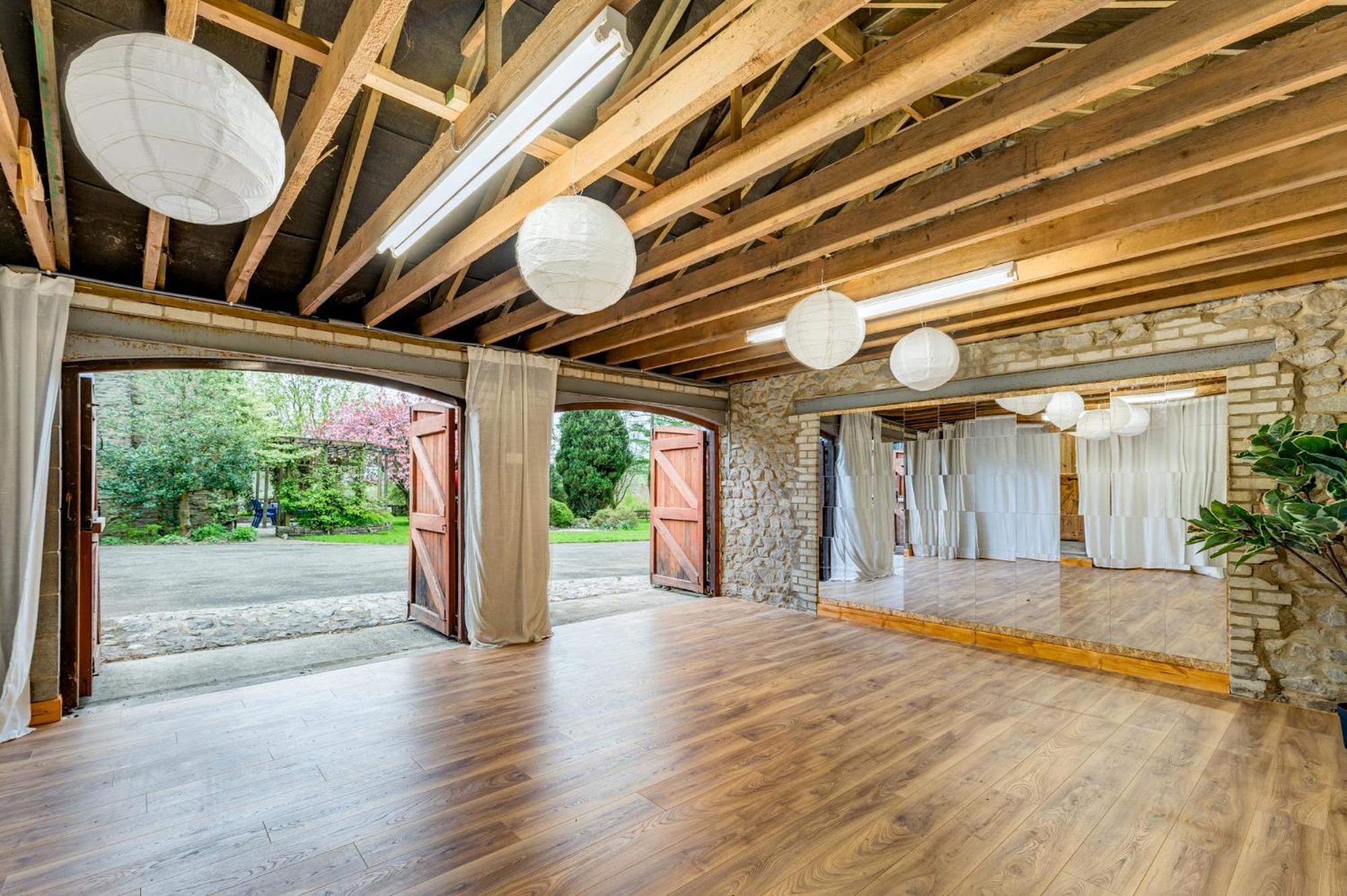 Central Malham Wellbeing Escape With Hot Tub Sleeps 8 Eksteriør bilde