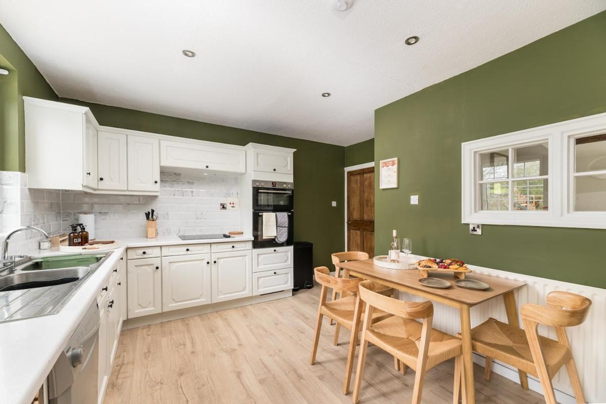 Central Malham Wellbeing Escape With Hot Tub Sleeps 8 Eksteriør bilde