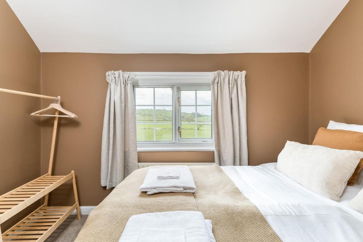 Central Malham Wellbeing Escape With Hot Tub Sleeps 8 Eksteriør bilde
